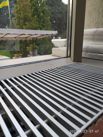 Фото нової решітки у ресторані Прага 1