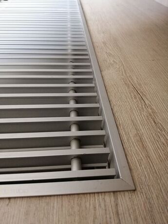 Решітка Carrera алюмінієва з рамкою ZN