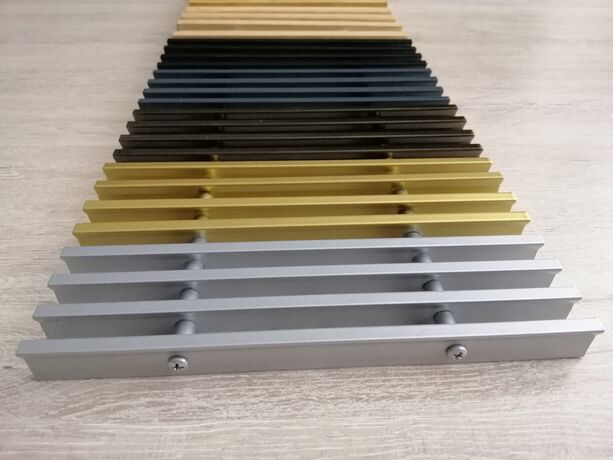 Алюмінієва решітка для внутрішньопідлогового конвектора U-CON в кольорі