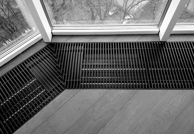 Чорна решітка кутова для внутрішньопідлогового конвектора