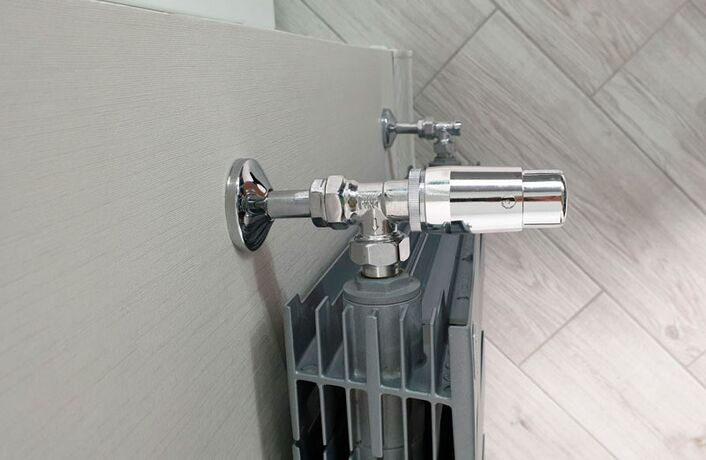 Кутовий термостатичний комплект радіаторний Schlosser Standard Mini Хром